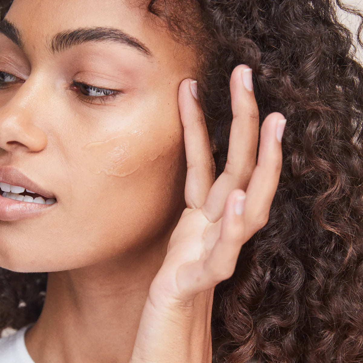 Regenerating Skin NECTAR with TriHex Technology®